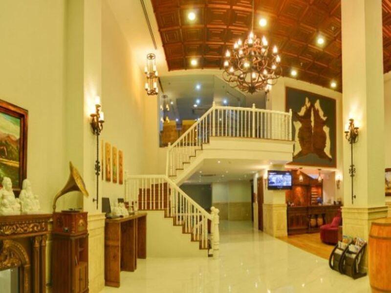 Seventeen Saloon Hotel Дананг Экстерьер фото