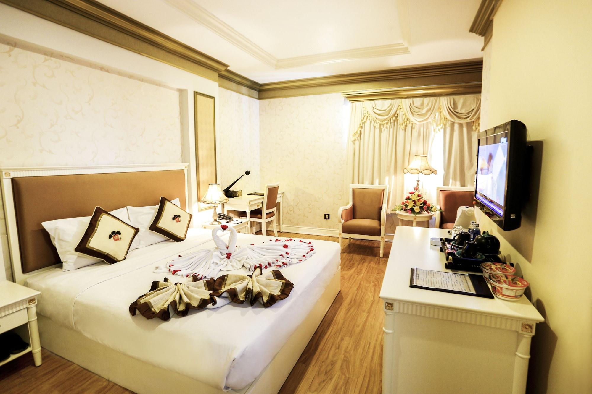 Seventeen Saloon Hotel Дананг Экстерьер фото