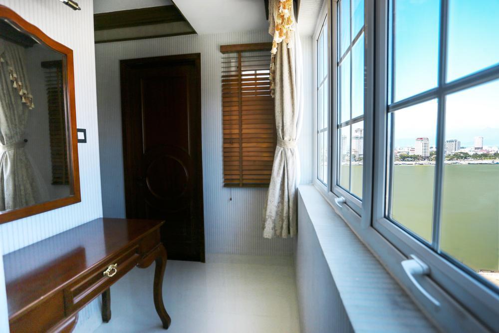 Seventeen Saloon Hotel Дананг Экстерьер фото