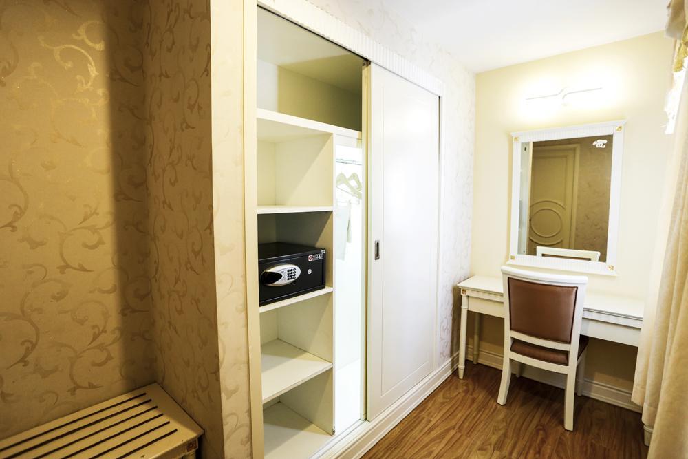 Seventeen Saloon Hotel Дананг Экстерьер фото